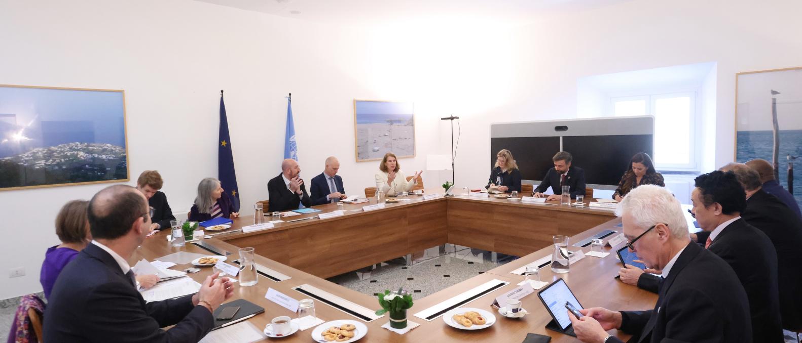 represwentatives of the UN, President of the EU Council and EU Delegation staff at the table