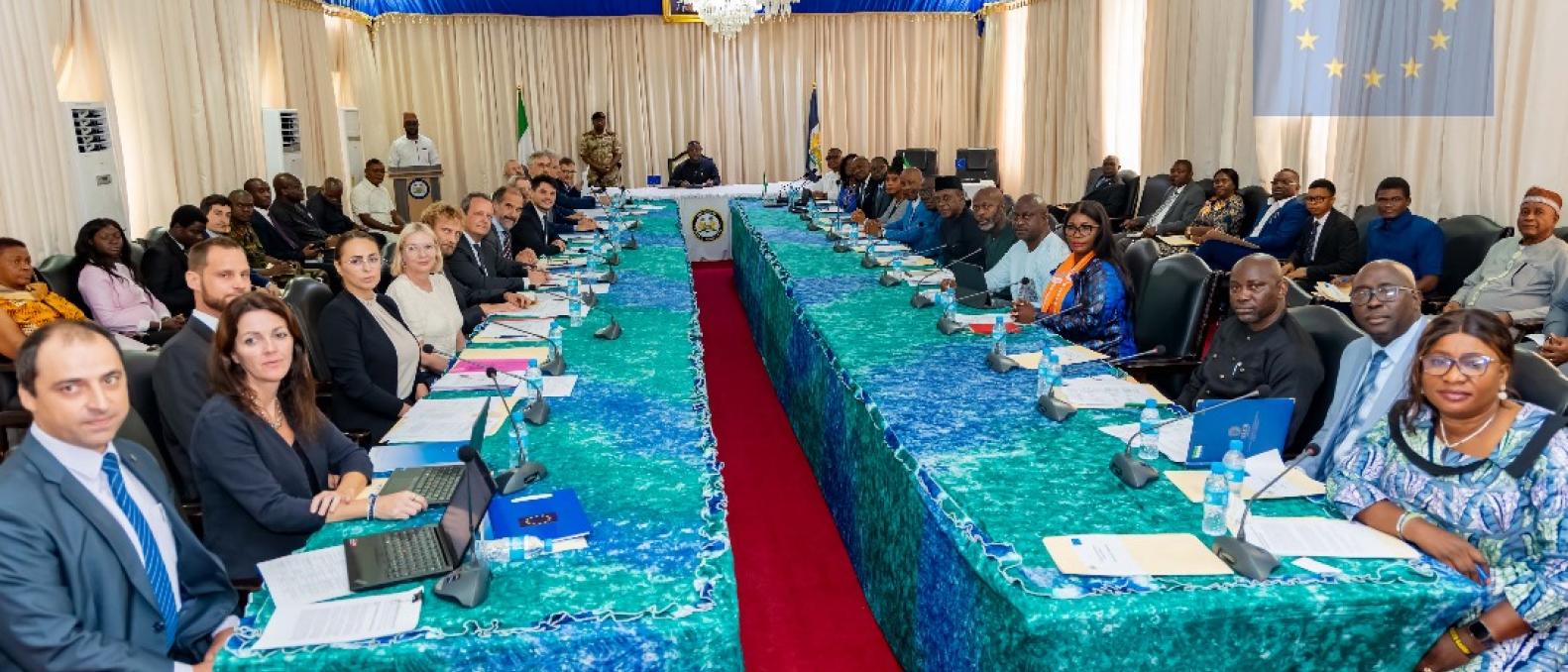 EU delegation and goverment officials at the dialogue