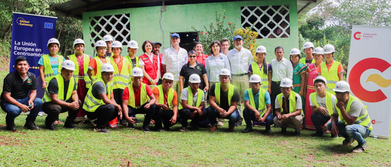 Visita al curso de Instalación y Mantenimiento de Sistemas Fotovoltaicos en Chichica