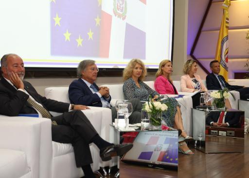 Los embajadores europeos y la VP Raquel Peña conversan sobre las relaciones UE-RD