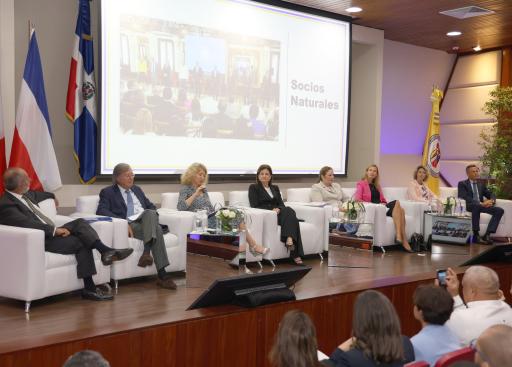 Los embajadores europeos y la VP Raquel Peña conversan sobre las relaciones UE-RD