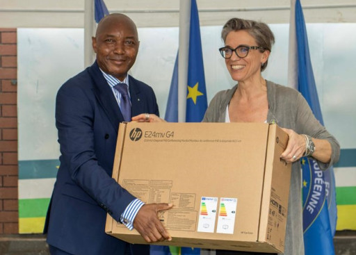 Remis 261 équipements informatiques