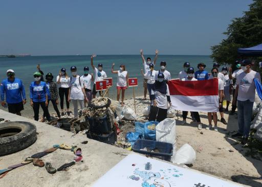 #EUBeachCleanup at Damar Island