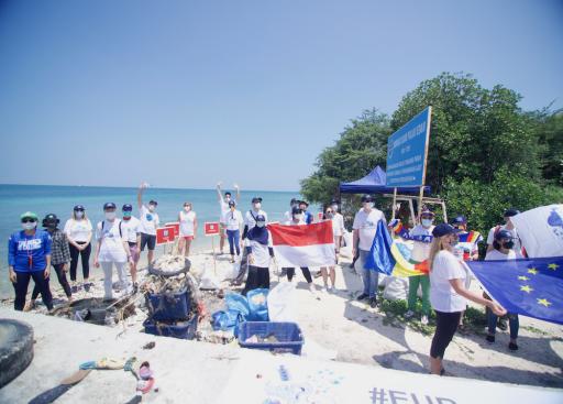 #EUBeachCleanup at Damar Island