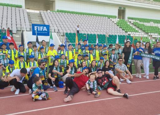 Group photo of participants of the marathon on the Day of Europe