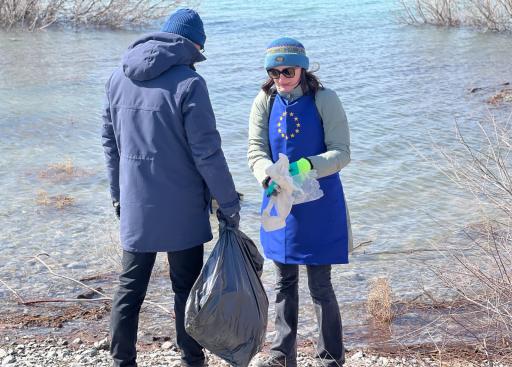 EUDEL staff collecting waste at Geokdepe Lake
