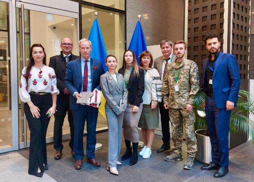 Former Ukrainian PoWs and families of Ukrainian PoWs
