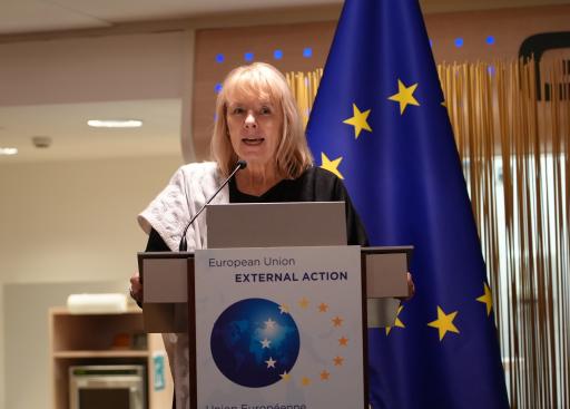 Close up of EUSR giving a speech