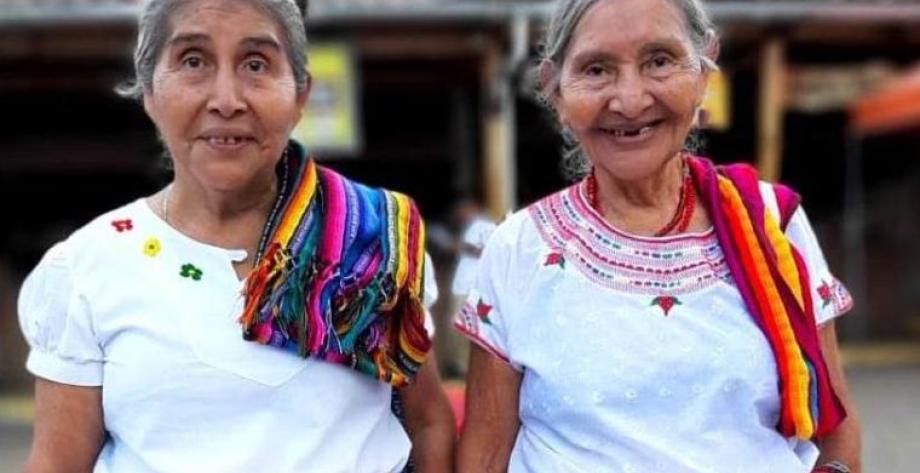 Mujeres en Santo Domingo de Guzman, El Salvador - Copyright: ARPAS