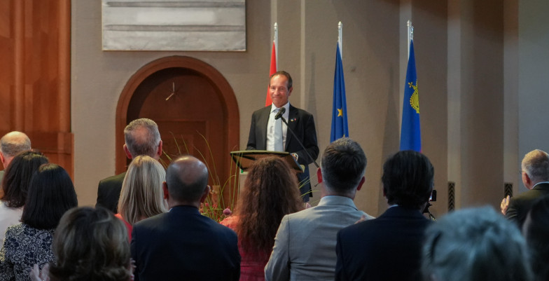 Ambassador Mavromichalis giving a speech at his farewell reception