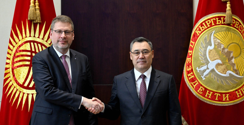 EUSR Eduards Stiprais and H.E. President Sadyr Japarov.