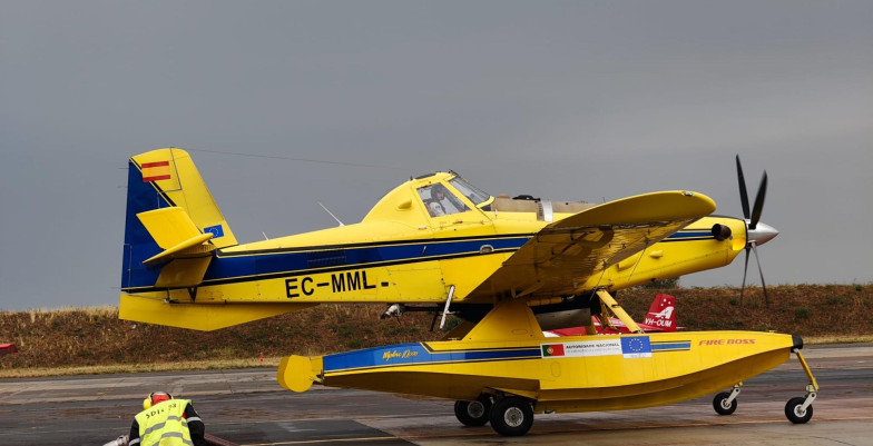 firefighting plane