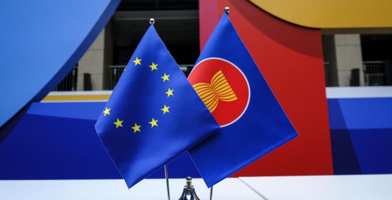 EU ASEAN flags