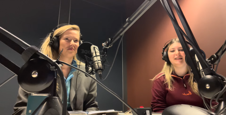 Picture of Emma Prins and Teodora Drucec side by side recording the podcast