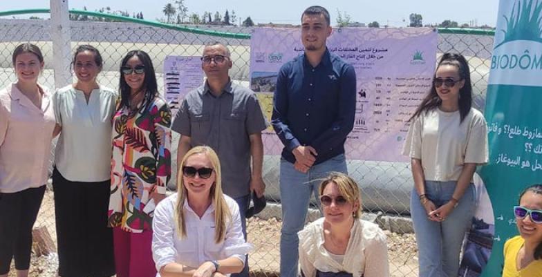 Projet biodôme financé par l'UE au Maroc - Groupe de jeunes femmes et hommes 