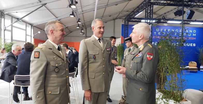 Conversation during the visit of CEUMC to the Paris Defence and Strategy Forum