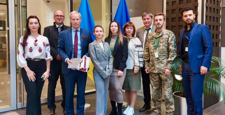 Former Ukrainian PoWs and families of Ukrainian PoWs