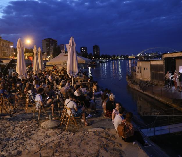 An audience of hundreds at a lakeside screening for EUFF.