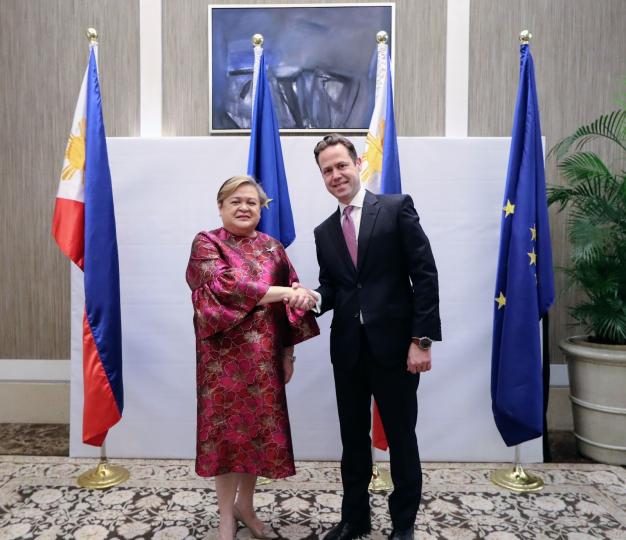 Hon. Ma. Theresa P. Lazaro Foreign Affairs PH and Niclas Kvarnstrom MD, EEAS