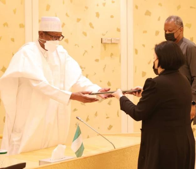 Ambassador Samuela Isopi presents her credentials to President Muhammadu Buhari