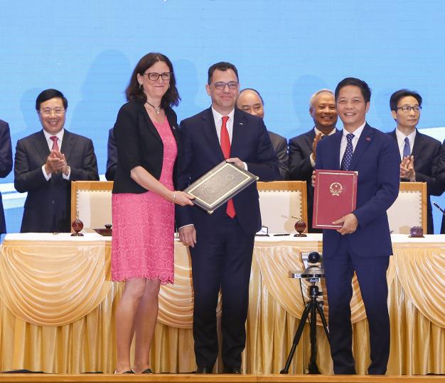 The signing ceremony of the EU-Vietnam Free Trade Agreement
