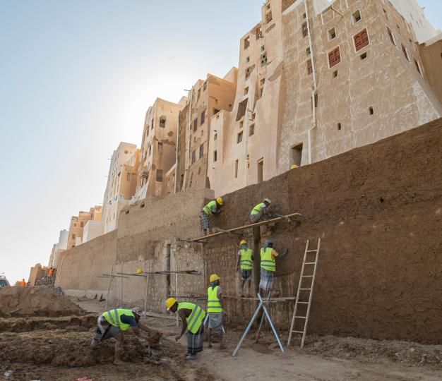 Traditional builders renovate historical buildings in Shibam Hadhramout