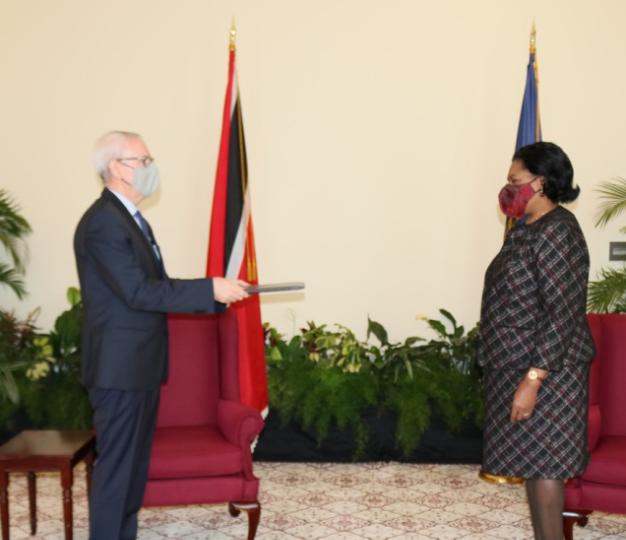 Anbassador presents credentials to President Weekes