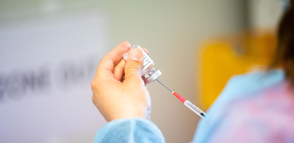 Photo of a vaccination dose being prepared